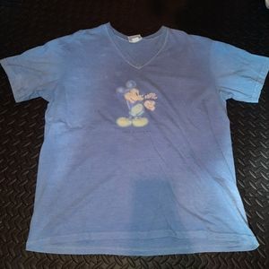 Vintage Disney Mickey Mouse graphic shirt